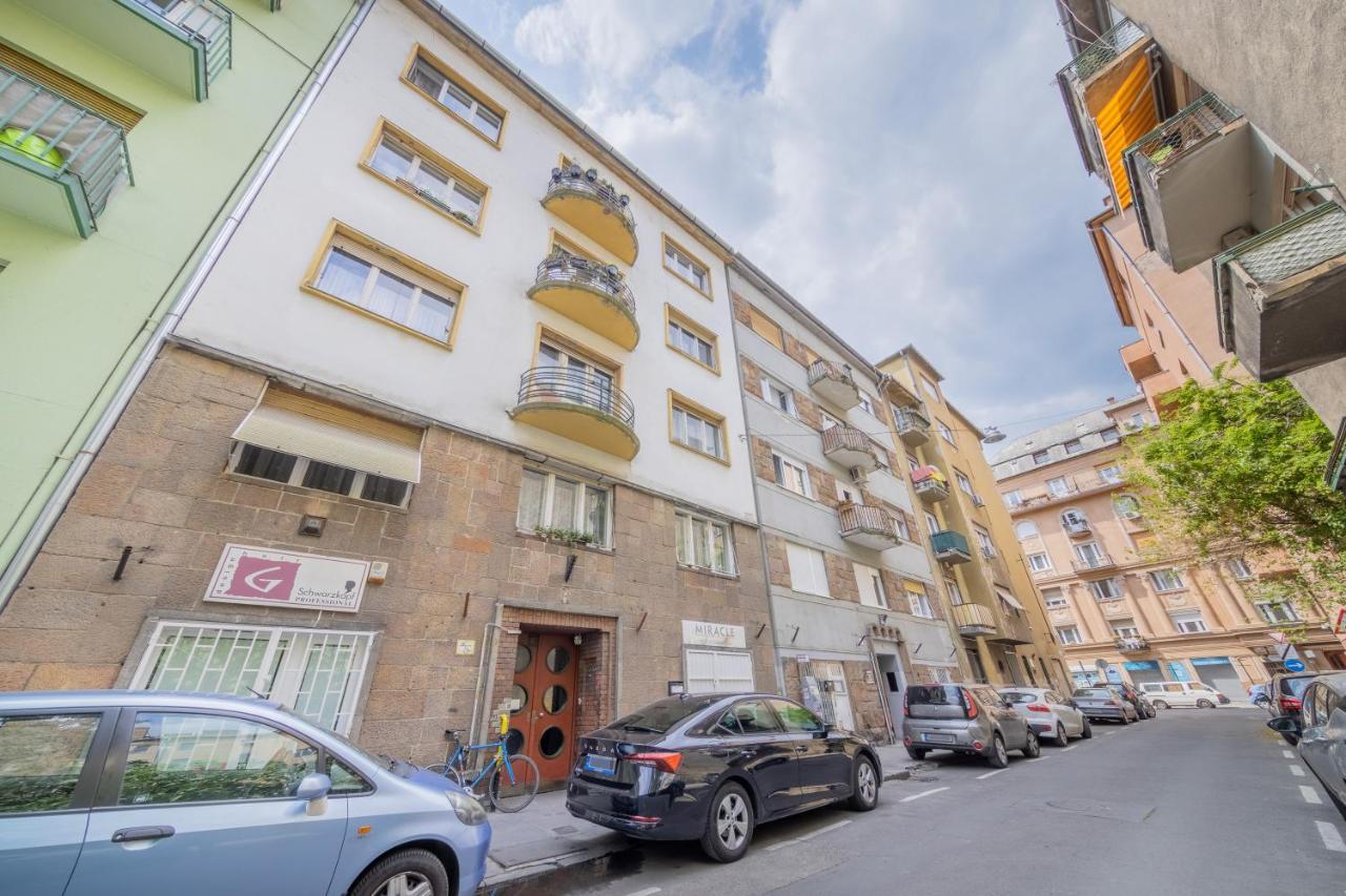 Margit Apartment Budapest Exteriör bild