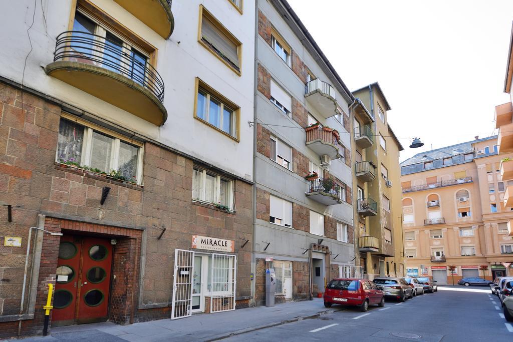 Margit Apartment Budapest Exteriör bild