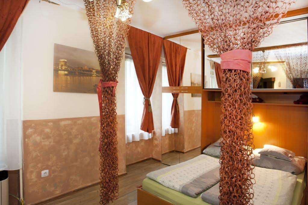 Margit Apartment Budapest Exteriör bild