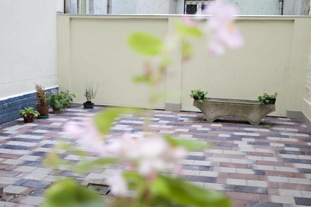 Margit Apartment Budapest Exteriör bild
