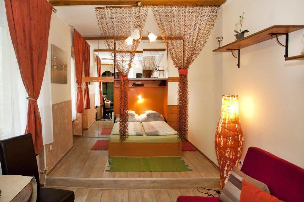 Margit Apartment Budapest Exteriör bild